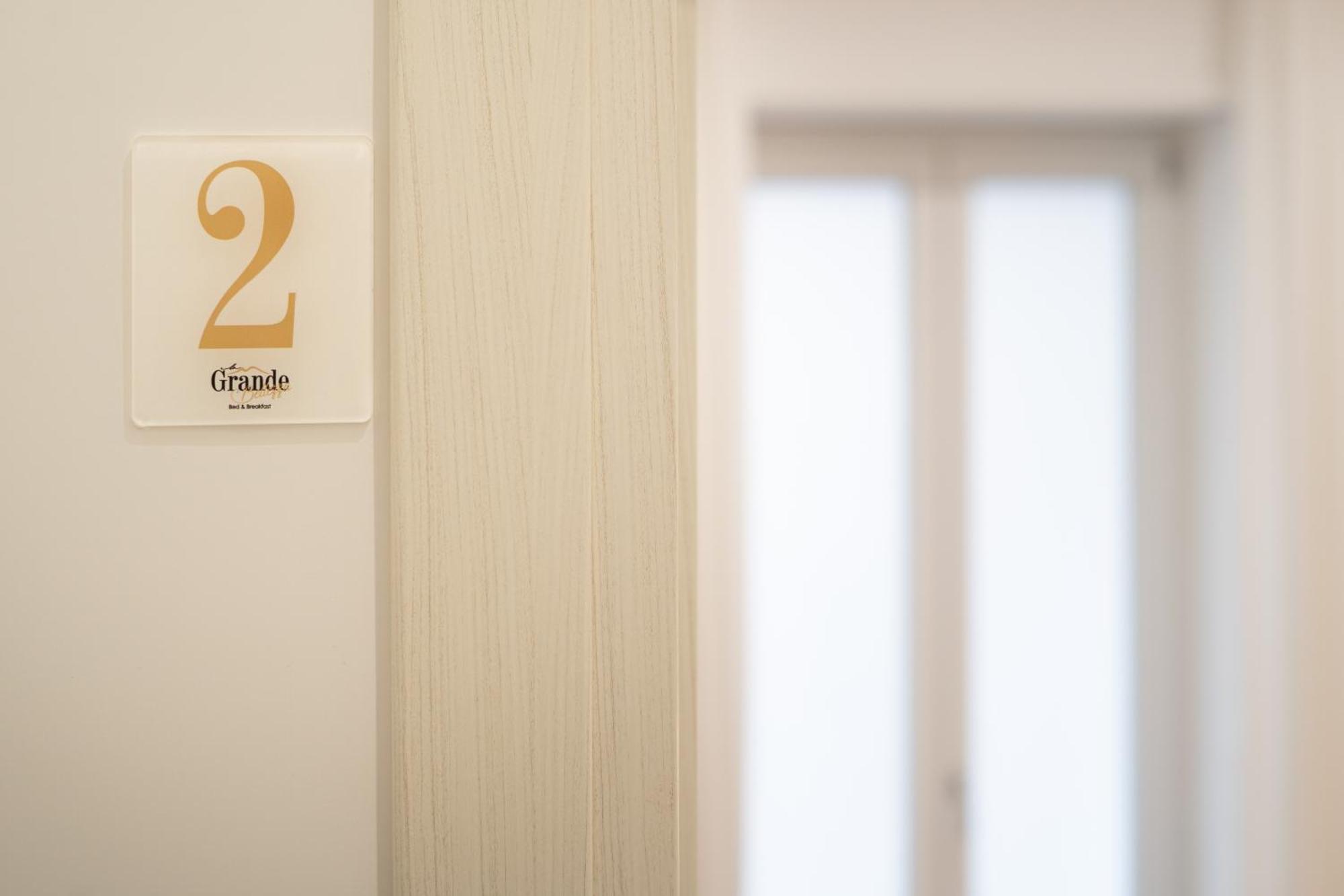 La Grande Bellezza Bed & Breakfast เนเปิลส์ ภายนอก รูปภาพ